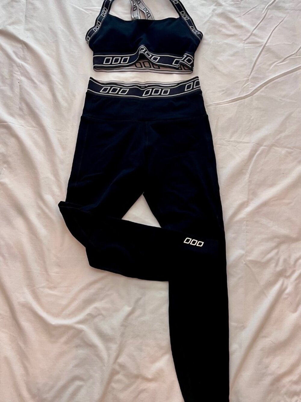 Lorna Jane Intensify Sports Bra & Leggings SET in Black XS